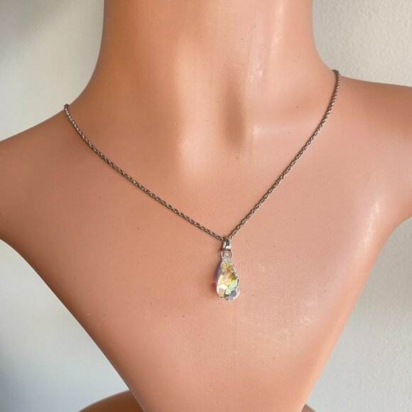 FAC Iridescent Swarovski Crystal Drop Necklace 18" NWT - Picture 1 of 9